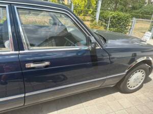 Immagine 13/13 di Mercedes-Benz 300 SE (1990)
