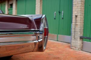 Bild 31/200 von Cadillac Coupe DeVille (1968)