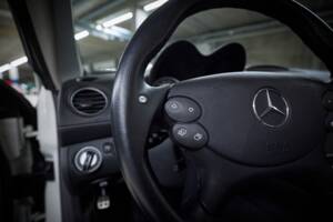 Image 71/99 de Mercedes-Benz SL 55 AMG (2005)
