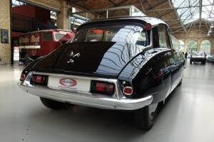 Image 7/30 of Citroën DS 19 (1959)