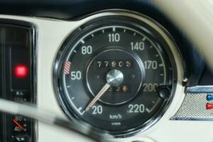 Image 18/50 of Mercedes-Benz 280 SL (1968)