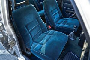 Image 17/38 de Volvo 244 DLS (1977)