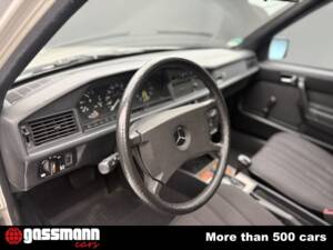 Bild 15/15 von Mercedes-Benz 190 E (1985)
