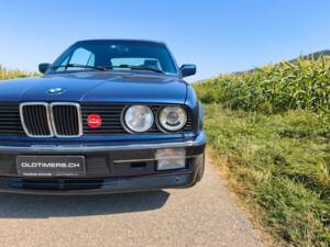 Afbeelding 21/26 van BMW 325i (1989)