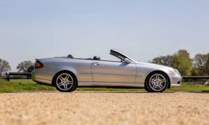 Image 2/50 of Mercedes-Benz CLK 55 AMG (2003)