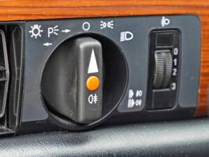 Afbeelding 15/23 van Mercedes-Benz 300 SE (1990)