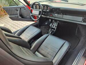 Bild 16/31 von Porsche 911 Carrera 3.2 (WTL) (1987)