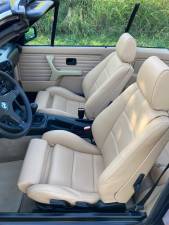 Image 10/23 of BMW 320i (1989)