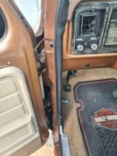 Image 7/8 of Ford F-250 XLT 4X4 (1974)