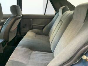Image 18/30 of Alfa Romeo 75 1.6 (1989)