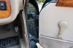 Bild 17/50 von MG RV8 (1995)