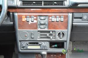 Image 23/49 de Mercedes-Benz 230 GE (SWB) (1993)