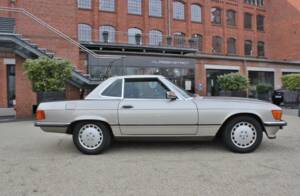 Image 5/29 of Mercedes-Benz 500 SL (1986)