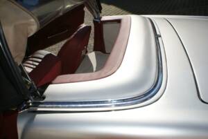 Image 39/50 of Mercedes-Benz 230 SL (1967)