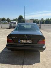 Image 23/23 of Mercedes-Benz 500 E (1992)