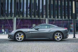 Image 2/28 of Ferrari California (2011)