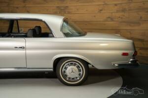 Bild 7/8 von Mercedes-Benz 280 SE (1970)