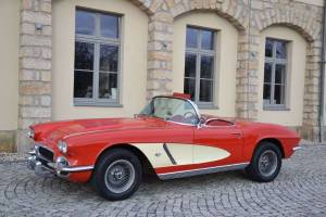 Image 2/20 of Chevrolet Corvette (1962)