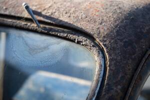 Image 53/134 of Ford V8 (1937)