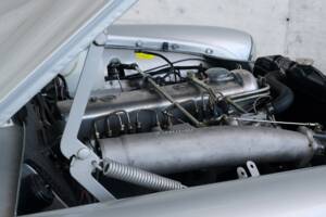 Image 37/49 of Mercedes-Benz 220 SE b (1962)