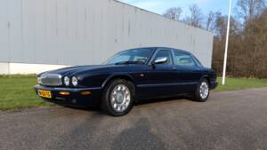 Image 1/71 of Daimler Super V8 (2000)