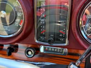 Bild 47/73 von Mercedes-Benz 280 SE 3,5 (1970)