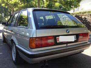 Immagine 35/50 di BMW 325i Touring (1992)