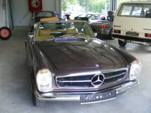 Image 2/36 de Mercedes-Benz 280 SL (1970)
