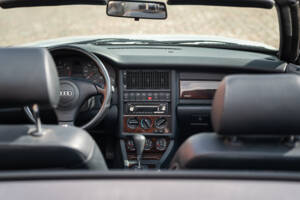 Bild 38/46 von Audi Cabriolet 2.6 (2000)
