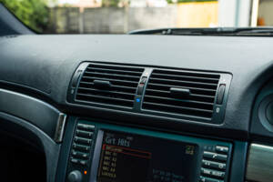 Image 38/56 of BMW M5 (2000)