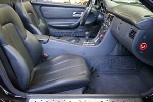 Image 19/33 de Mercedes-Benz SLK 320 (2000)