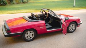 Image 19/32 of Alfa Romeo 1.6 Spider (1989)