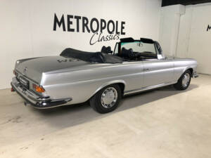 Image 9/31 of Mercedes-Benz 280 SE 3,5 (1970)
