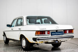 Bild 15/46 von Mercedes-Benz 240 D (1982)