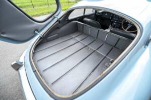 Image 29/50 de Jaguar E-Type (1968)