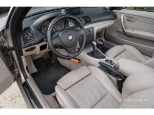 Image 4/33 de BMW 118i (2010)