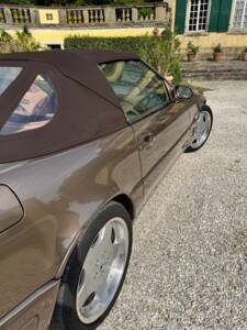 Bild 19/22 von Mercedes-Benz SL 500 (2000)