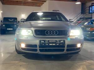 Bild 8/64 von Audi S4 Avant (2000)
