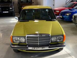 Bild 2/71 von Mercedes-Benz 250 (1979)