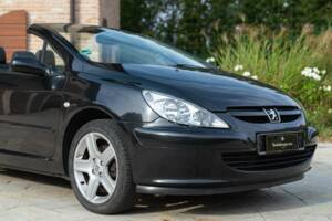 Bild 14/50 von Peugeot 307 CC 2.0i (2004)