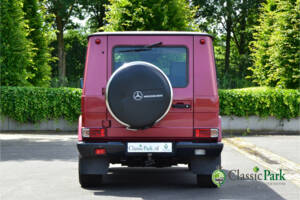 Immagine 4/49 di Mercedes-Benz 230 GE (SWB) (1993)