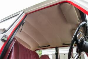 Image 25/35 of Mercedes-Benz 190 c (1965)