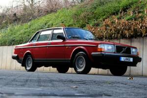 Image 7/75 de Volvo 240 (1986)