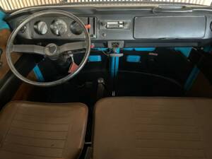 Bild 34/47 von Volkswagen T2b Kleinbus (1977)