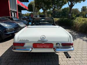 Image 5/42 of Mercedes-Benz 280 SL (1968)