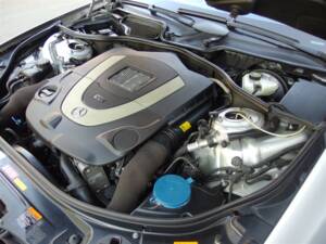 Image 80/98 of Mercedes-Benz S 500 L (2007)