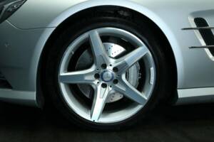 Bild 47/50 von Mercedes-Benz SL 500 (2015)