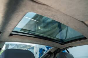 Image 75/86 de Mercedes-Benz SL 500 (2002)