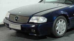Image 23/33 de Mercedes-Benz 500 SL (1990)