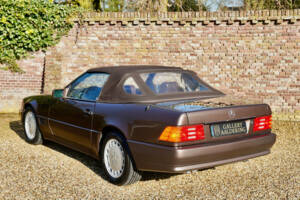 Immagine 2/50 di Mercedes-Benz 300 SL (1993)